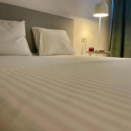 Sky Residence Airport Therme Otopeni 4 Esterno foto